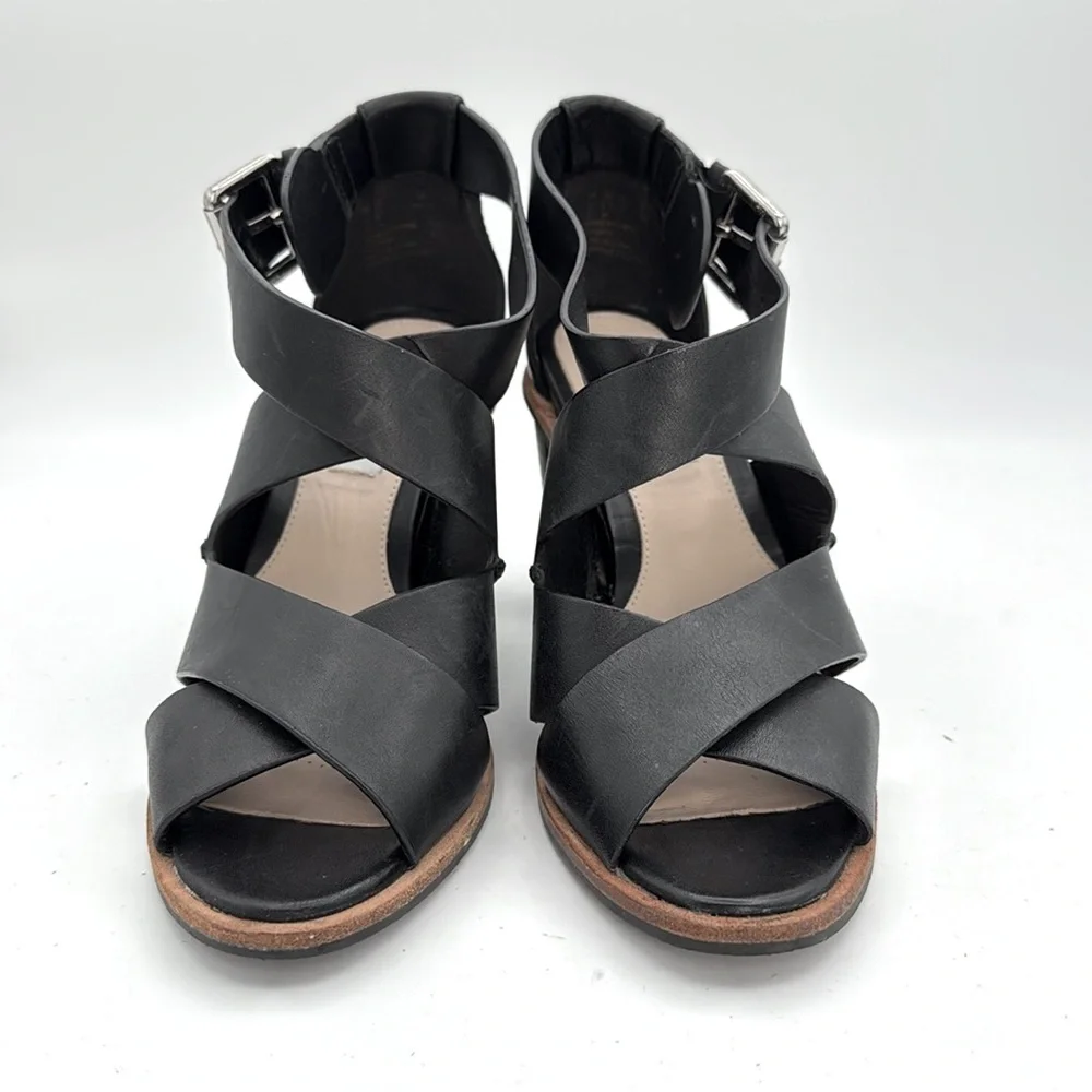 Clarks - women’s Oriana Bess heeled sandals black genuine leather shoes size 6.5